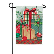 Evergreen Vintage Holly Present Applique Garden Flag