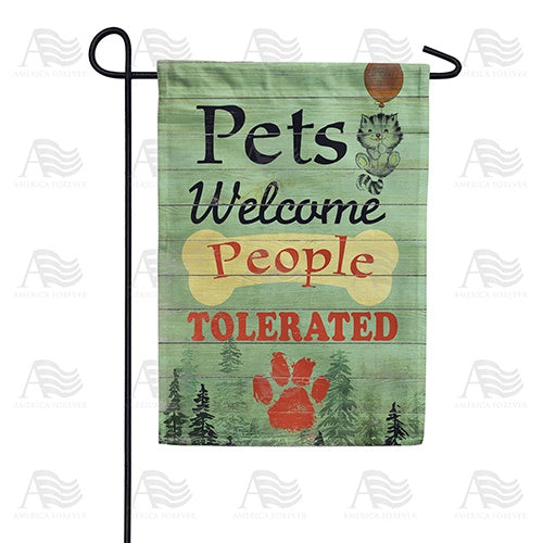 Pets Welcome Sign Garden Flag