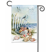 Magnet Works Garden Flag - Collecting Sea Shells